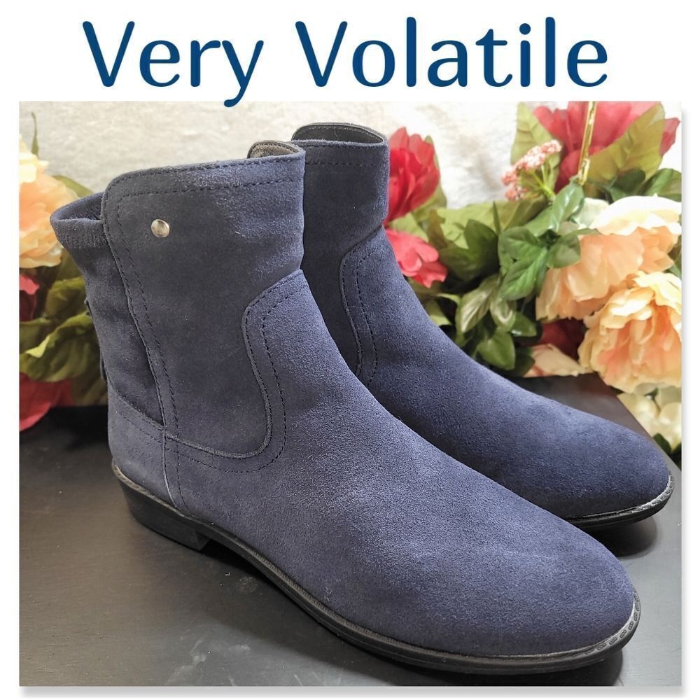 NIB Very Volatile Jericho Navy Boot